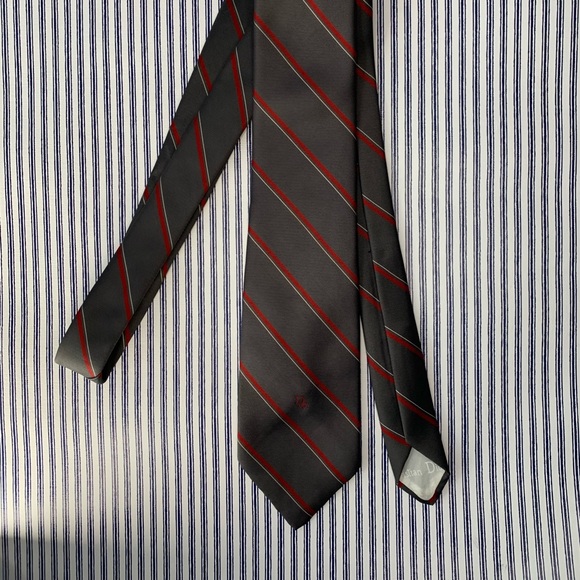 Christian Dior Vintage Tie Gray & Red Silk - Picture 9 of 14